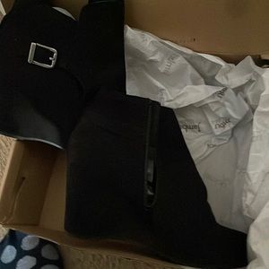 Studio Paulo blk suede like new ankle boots sz 9